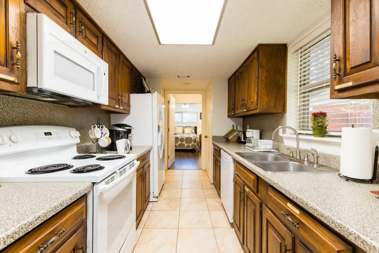 Oasis Near Dfw Airport With Mediterranean Setting Irving Esterno foto